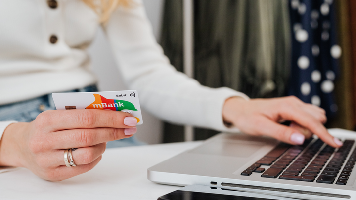 AI Consumer Behavior E-Commerce Success